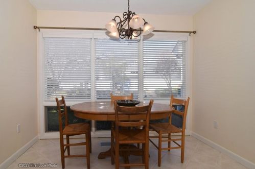 18 Bagy Wrinkle Cv, Warren RI  02885-4100 exterior