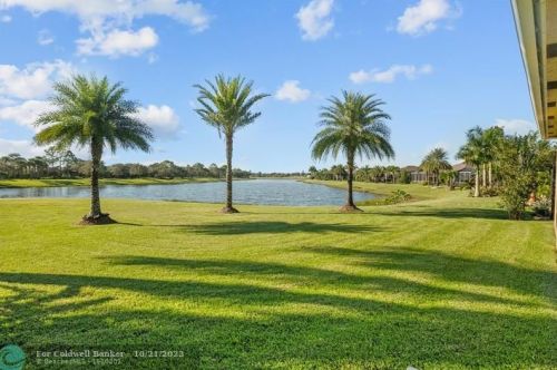 10491 Waterway Ln, Fort Pierce FL  34987-2521 exterior