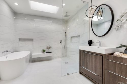 4709 Norwich Ave, Van Nuys CA  91403-2017 exterior