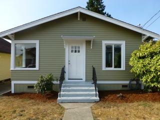 1235 9th St, Bremerton, WA 98337-1301