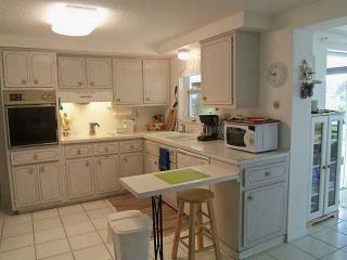 5300 Front Dr, Tarpon Springs FL  34690-6225 exterior