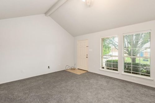 9961 Peregrine Trl, Fort Worth, TX 76108-4195
