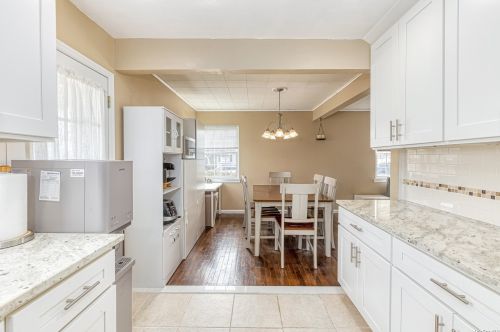 23 Corona Dr, Bethpage NY  11714-4547 exterior