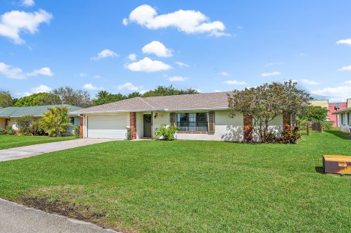 2725 Omega Pl, West Palm Beach, FL 33408-4113