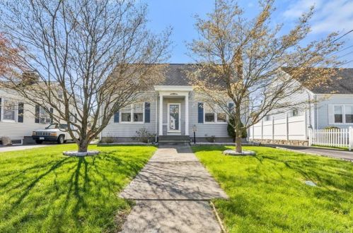 109 Luther St, Bridgeport, CT 06606-1817