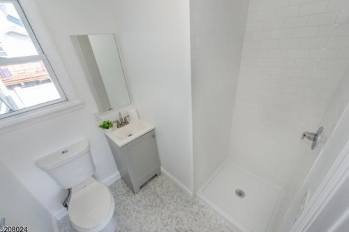 10 1st Ave, East Orange NJ  07017-5423 exterior