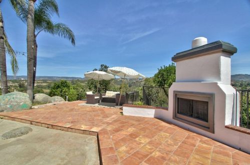 47480 Sandia Creek Dr, Temecula CA  92590-4129 exterior