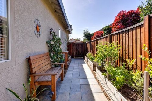 392 Illsley Way, Folsom CA  95630-8427 exterior