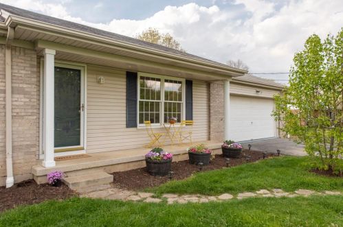 1111 Courtland Dr, Stonelick, OH 45103-9660
