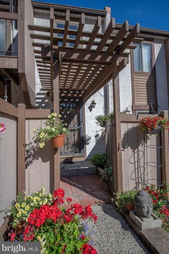 2202 Brandenburg Way, Norristown, PA 19406-3243