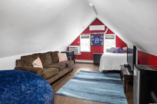 563 Saddle Ridge Rd, Woodsburgh NY  11598-1551 exterior