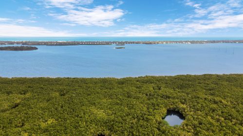 6 Vista Gardens Trl, Vero Beach FL  32962-0727 exterior