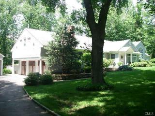 4 Terhune Dr, Westport, CT 06880-2705