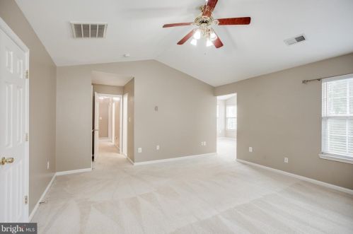 6249 Oakland Dr, Woodbridge VA  22193-7017 exterior