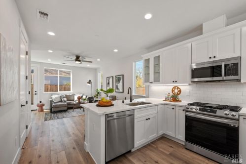 96 Calistoga Rd, Santa Rosa CA  95409-3702 exterior