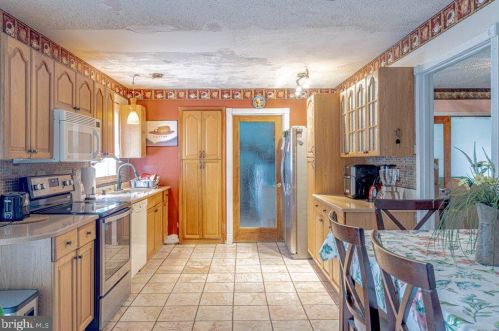 56 Mandolin Ln, Willingboro NJ  08046-2808 exterior