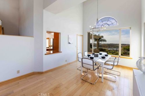 4565 Sea Bluff Cir, Carlsbad CA  92008-3671 exterior
