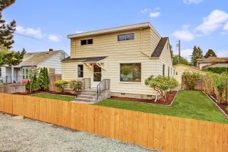 8239 B St, Tacoma, WA 98404-1032
