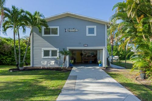4747 Spring Creek Dr, Bonita Springs, FL 34134-7131