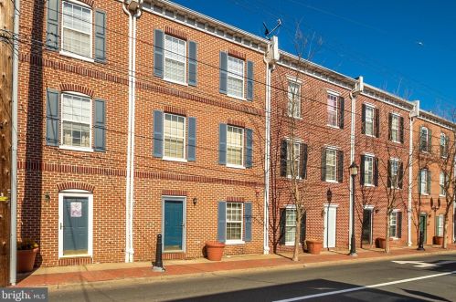 35 Mccaulley Ct, Wilmington, DE 19801-4041