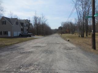 106 Deats Ln, Scotrun, PA 18355-9603