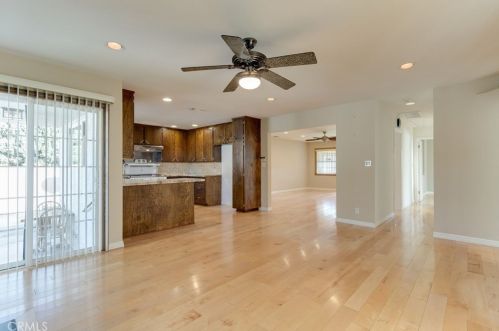 13417 Ocean Gate Ave, Hawthorne CA  90250-5611 exterior