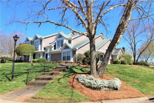 8251 Legare Ct, Charlotte, NC 28210-7234