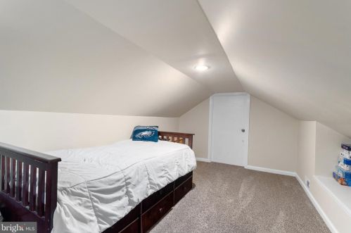 10 Cedar Ave, Berlin Boro NJ  08009-1302 exterior