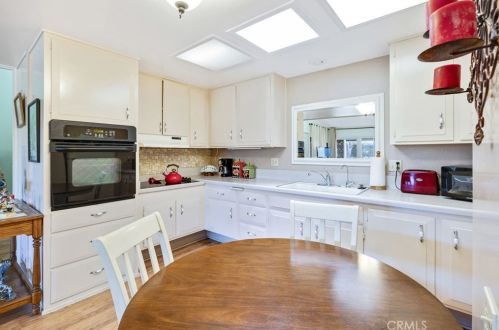 13361 El Dorado Dr, Seal Beach CA  90740-6801 exterior