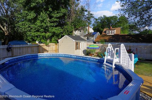 458 Center Ave, Middletown NJ  07748-5369 exterior