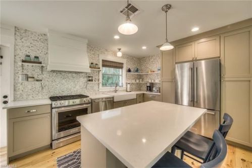 1245 Anhinga Ln, Sanibel, FL 33957-3901