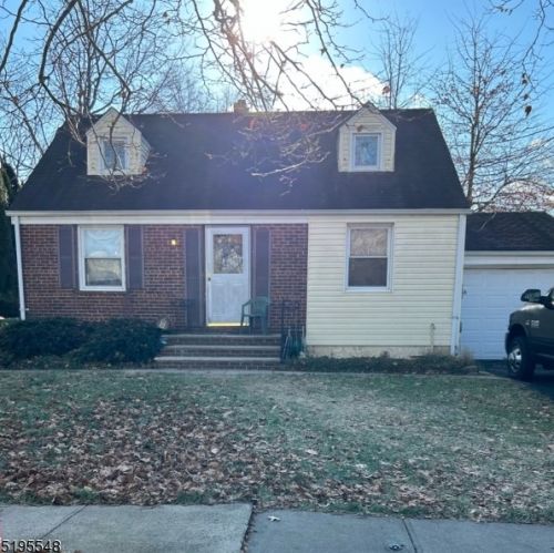 38 Heather Ln, Roselle, NJ 07203-2913