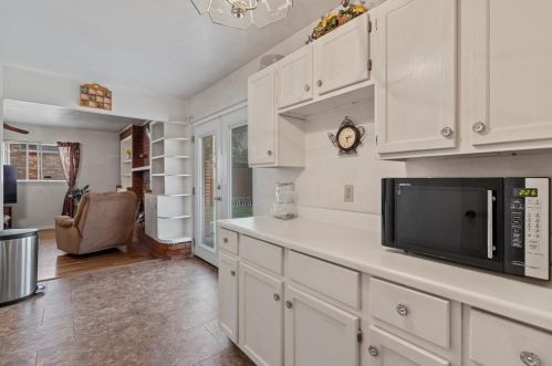 8449 Freeport Dr, Dallas TX  75228-4935 exterior