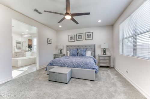 2922 Amber Sun Dr, Phoenix AZ 85085 exterior