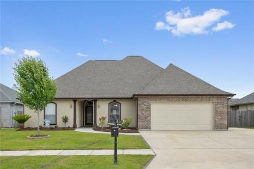 103 Gloria Ct, Laplace, LA 70068-7605