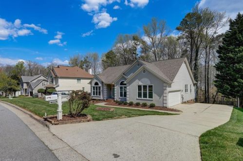 5296 Beechmont Dr, Greensboro NC  27410-9556 exterior