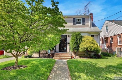 46 Delaware Ave, Dumont NJ  07628-2408 exterior