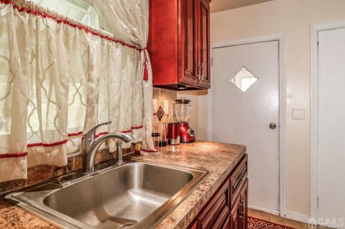 229 Delmore Ave, South Plainfield NJ  07080-3207 exterior