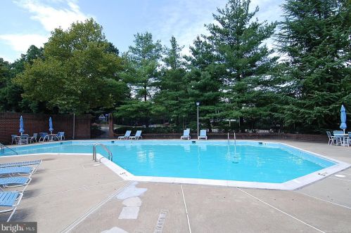 7604 Lakeside Village Dr, Falls Church VA  exterior