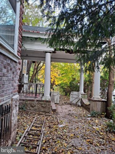 1339 Dekalb St, Norristown PA  19401-3403 exterior