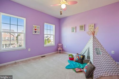 445 Lord Fairfax St, Charles Town WV  25414-2603 exterior