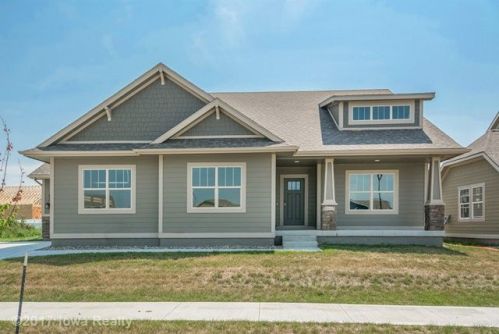 1613 Westwood St, Ankeny, IA 50023-7160