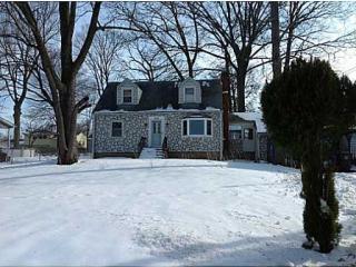 131 Normandy Rd, Colonia, NJ 07067-1011