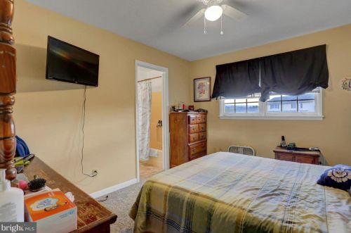 4 Holly Ct, Lees Cross Roads PA  17257-8749 exterior