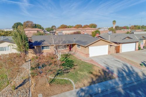 725 R St, Newman, CA 95360-1121