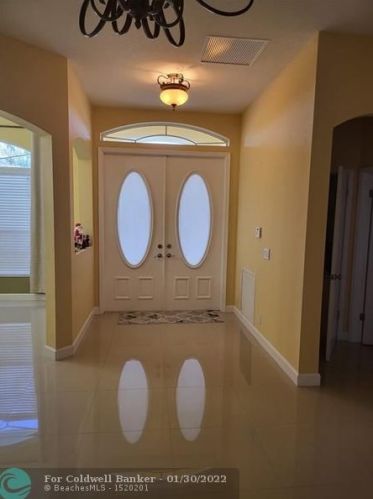 232 Carter Ave, Fort Pierce FL  34983-3064 exterior