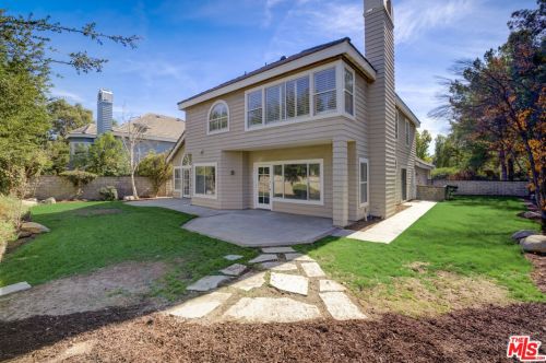 26520 Mistletoe Ct, Santa Clarita CA  91355-3525 exterior