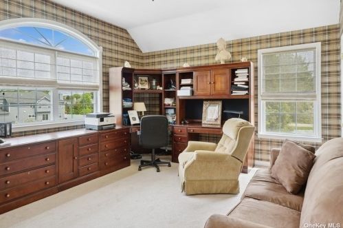 81 Stoothoff Rd, Elwood NY  11731-3917 exterior