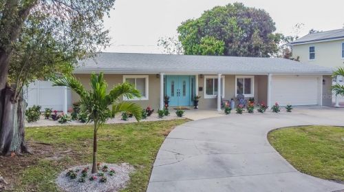 558 25th Ave, Saint Petersburg, FL 33704-2824
