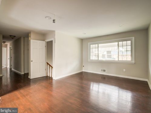 2263 Spinnaker Ct, Woodbridge VA  22192-2129 exterior